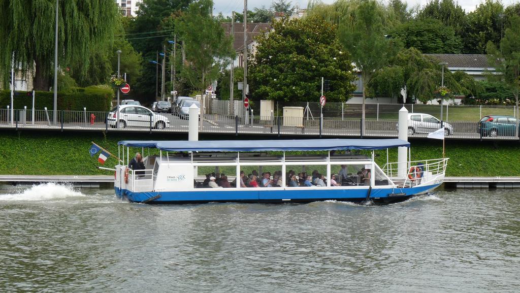 Ibis Budget Cergy St Christophe Экстерьер фото