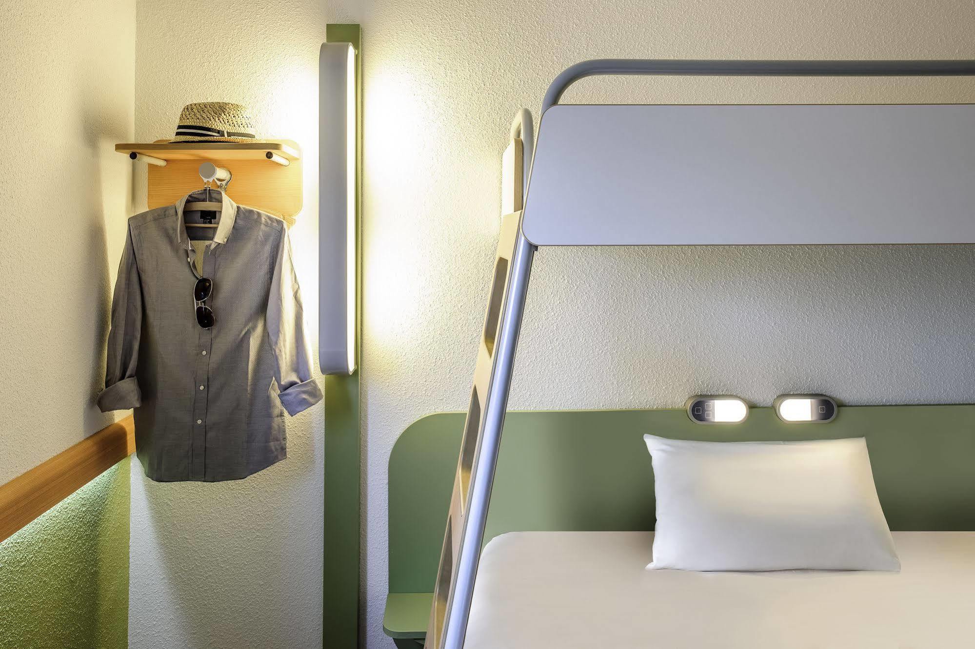 Ibis Budget Cergy St Christophe Экстерьер фото