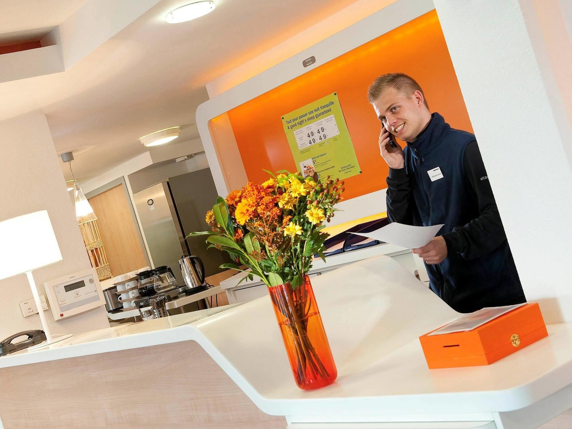 Ibis Budget Cergy St Christophe Экстерьер фото