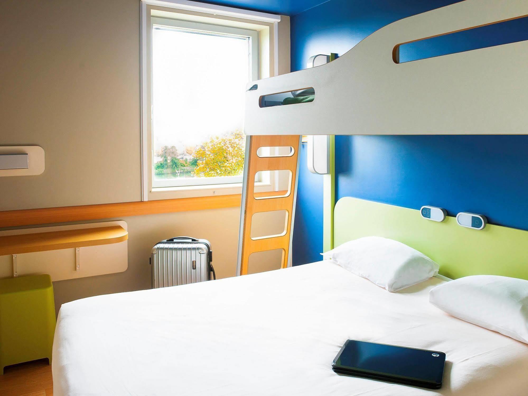Ibis Budget Cergy St Christophe Экстерьер фото