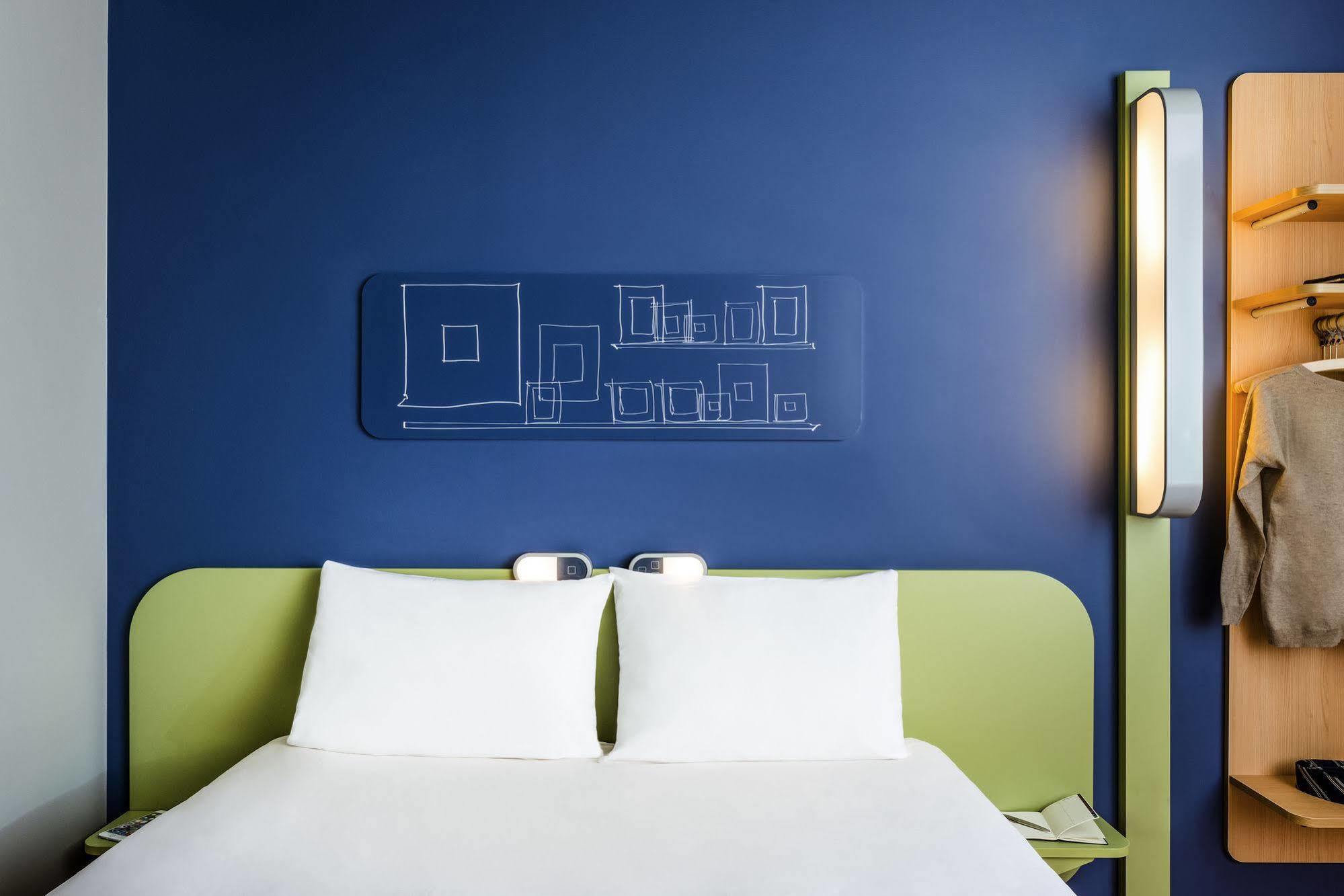 Ibis Budget Cergy St Christophe Экстерьер фото