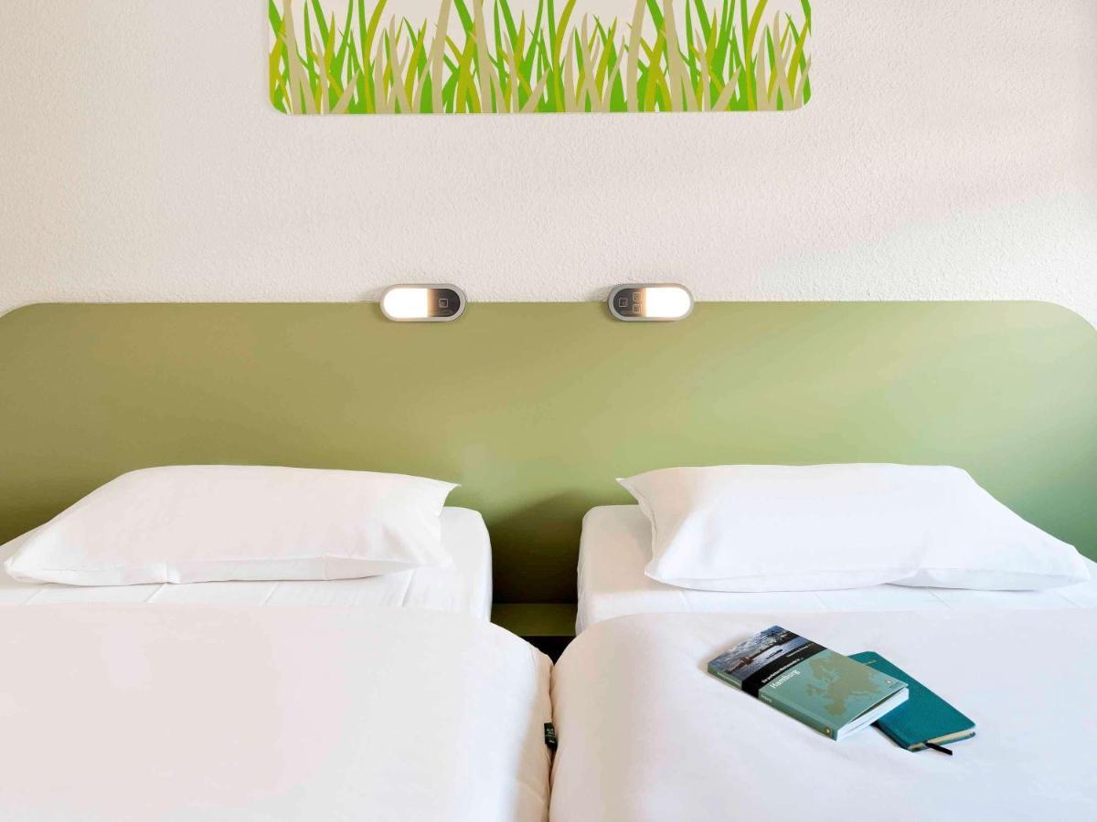 Ibis Budget Cergy St Christophe Экстерьер фото